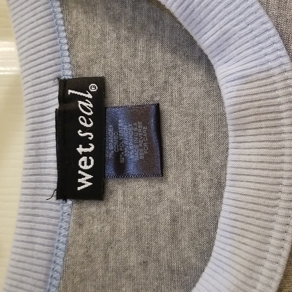 💥3/$10💥 Two Cropped Ringer Pocket Tees - Picture 4 of 12